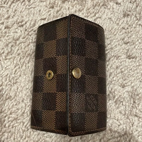 Louis Vuitton Keyholder Damier Ebene